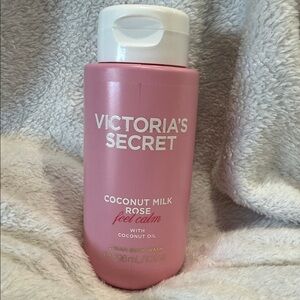 Victoria's Secret Pink Coconut Milk Body Wash